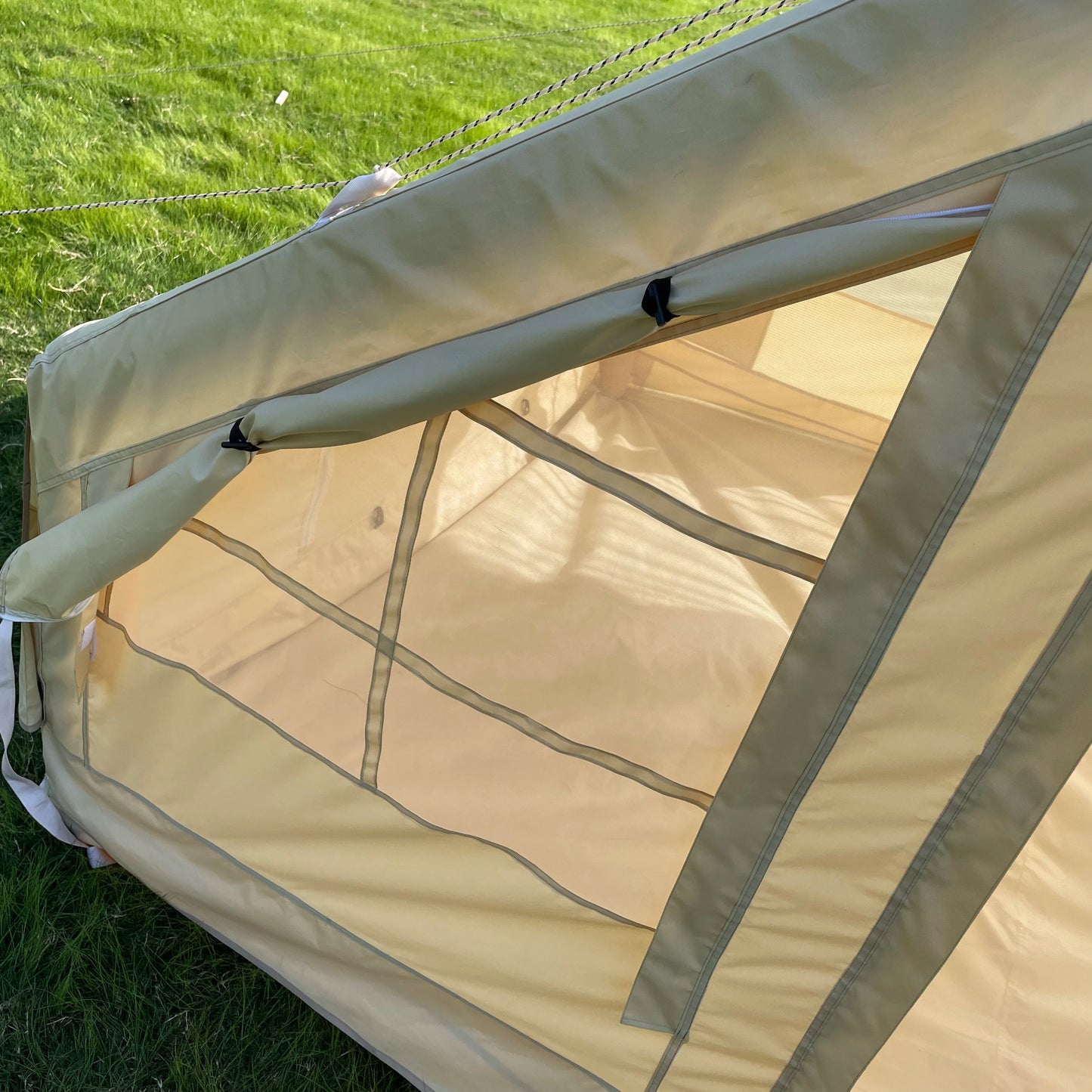 luxury Inflatable tent 4 people Applicable to family camping activities Cabin type inflatable camping tent