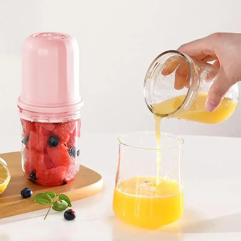 Multifunctional USB Fruit Mixers Juicers Portable Electric Juicer Rechargeable Juicer Blender Machine Sports Bottle Juicer