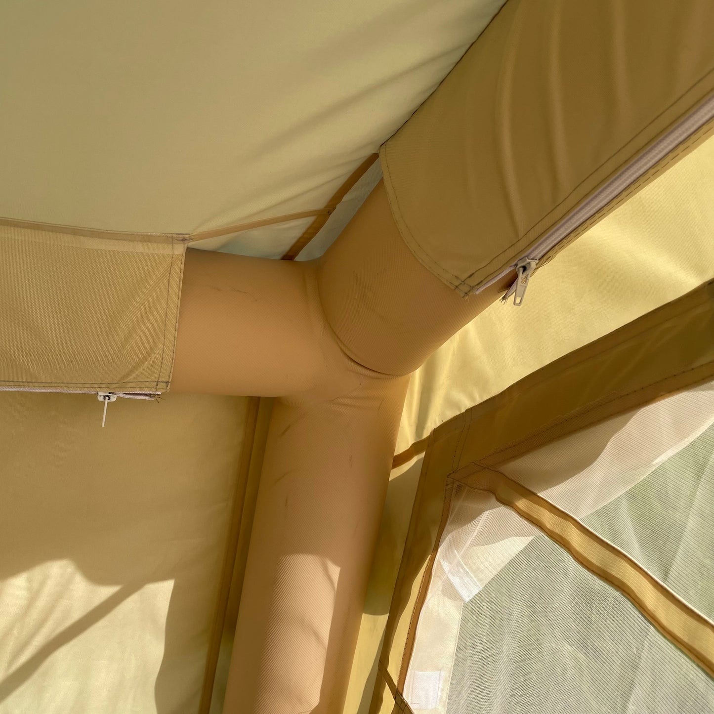 luxury Inflatable tent 4 people Applicable to family camping activities Cabin type inflatable camping tent