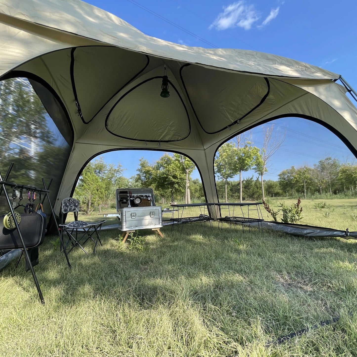 Luxury Dome Tent for Family, 6 Person Glamping Tent, Big Dome Temt with 4 Doors, Rainfly Included, Garden Tent
